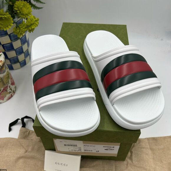 Men's Gucci web striped rubber Pool slides size 11 made in Italy.  NEWEST STYLE - Picture 1 of 12